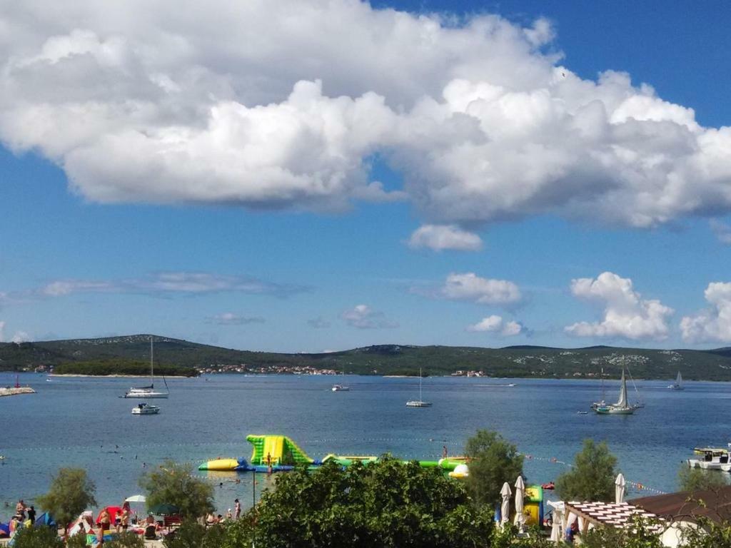 Sobe Rolo Uz More Hotel Biograd Na Moru Luaran gambar